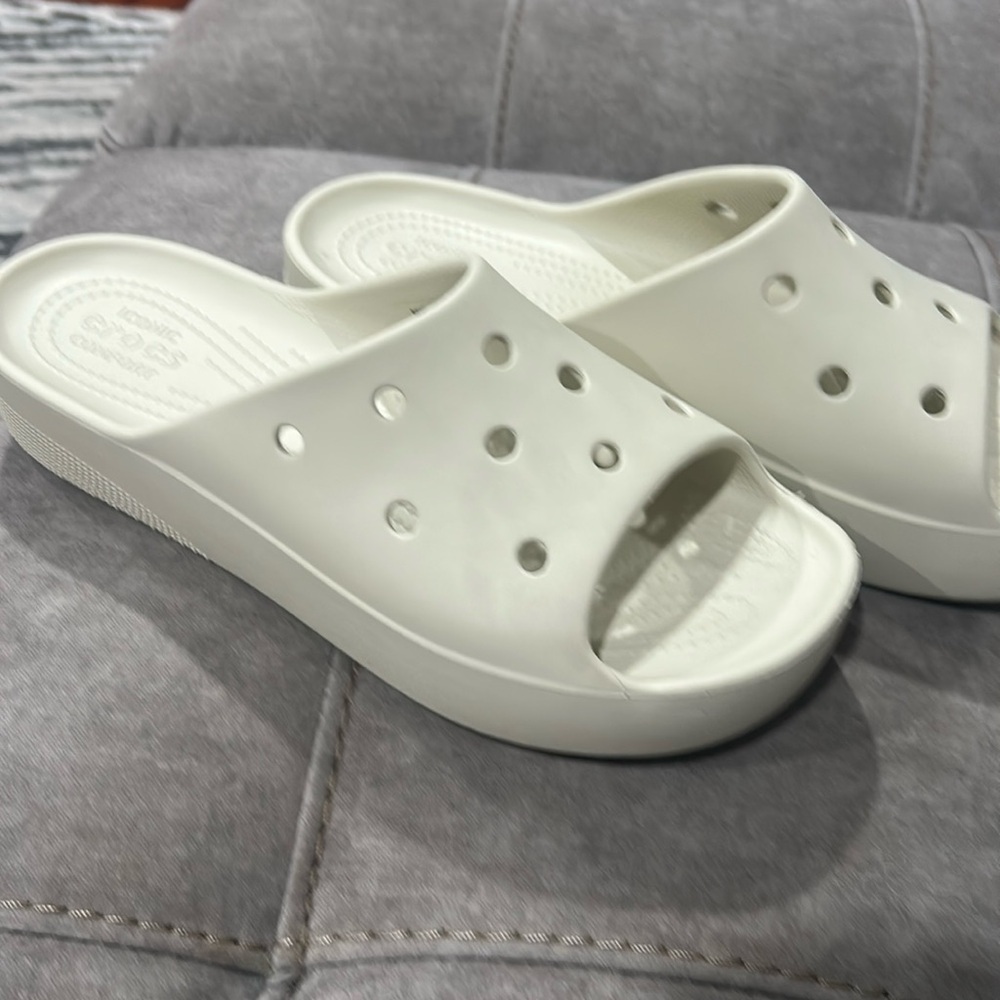 Crocs Classic Platform Slide Sandal Color Bone Women's new size 9